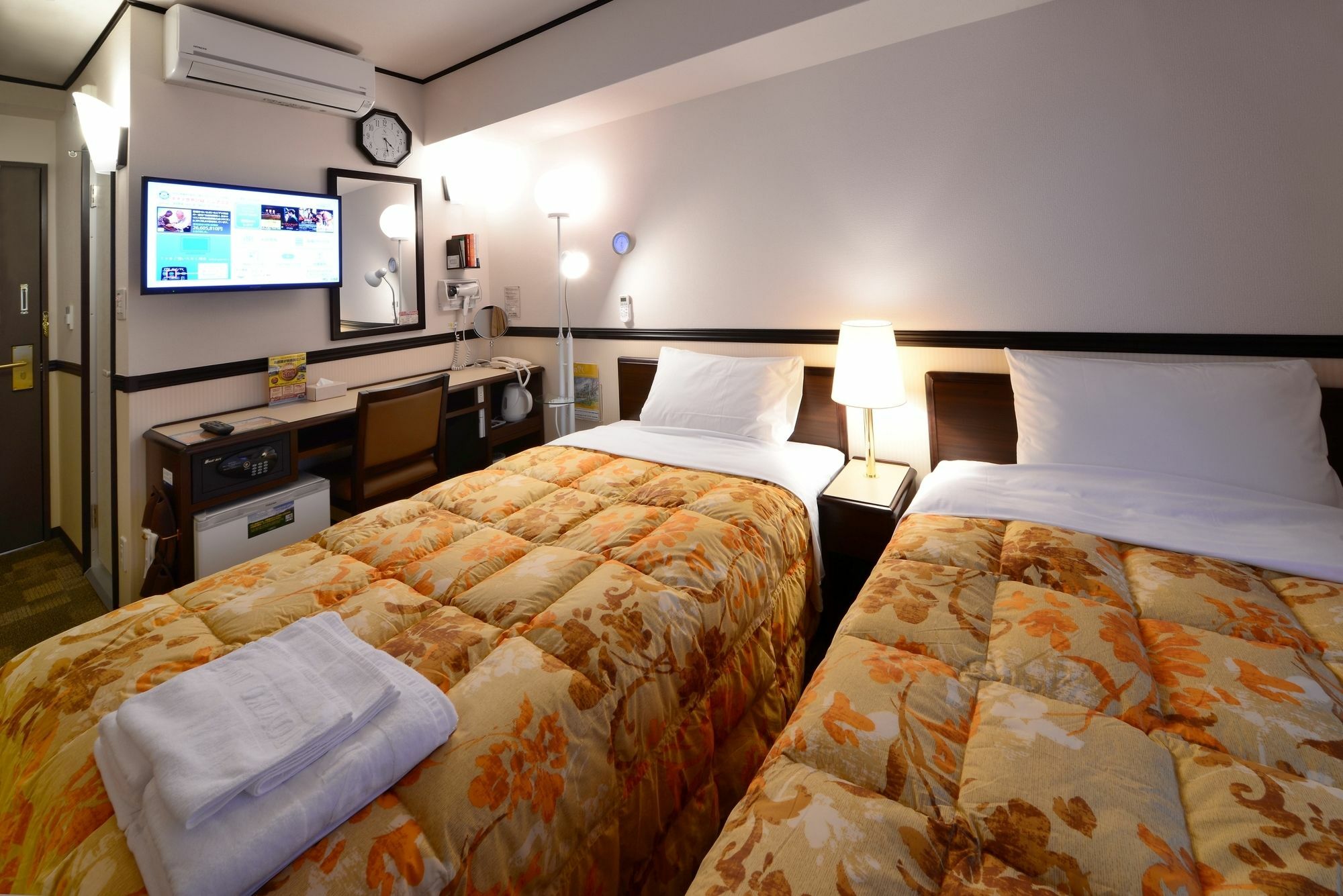 Toyoko Monzen-nakacho Eitaibashi 3* Tokio